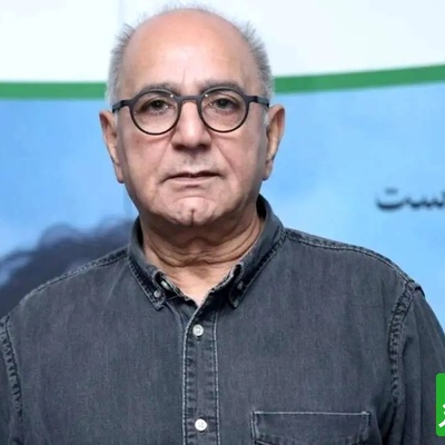واکنش پرویز پرستویی به اقدام زیبای بوکسور نوجوان،که لحظه قهرمانی با کوله پشتی دانش آموز میناب روی رینگ حاضر شد: ((یاشاسین آذربایجان))