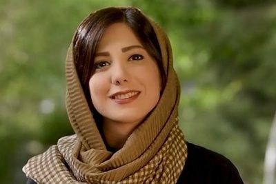 (ویدیو) شعری بسیار احساسی و دلنواز از باران نیکراه: به گنجشک گفتند، بنویس:عقابی پرید/
عقابی فقط دانه از دست خورشید چید....