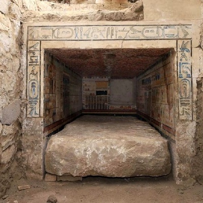 تصویر| در دل تاریخ مقبره‌ای پزشکی پیدا شد که روش‌های علمی و باورهای جادویی را در هم آمیخته بود/ از درمان افسردگی گرفته تا دندان‌پزشکی