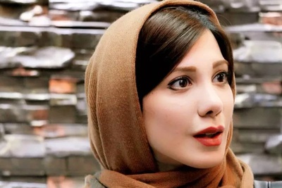 (ویدئو) شعرخوانی جذاب باران نیکراه که حس زندگی می دهد/ سینه ام دکان عطاریست... من برای عاشق بی چیز راه رفتن زیر باران می کنم تجویز...