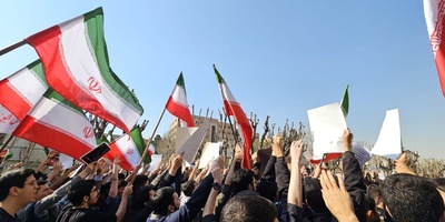 دیروز در دانشگاه شریف چه گذشت؟ روایت لحظه‌به‌لحظه تنش در مراسم چهلم جان‌باختگان دی؛ از شعارهای ساختارشکن تا حمله به عزاداران