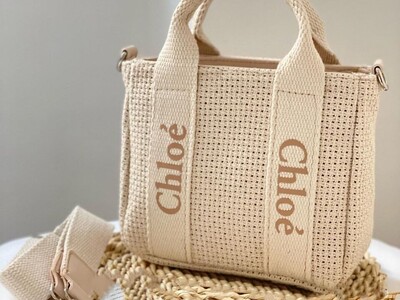 (ویدئو) دیگر با وجود این کیف به پاوربانک احتیاجی ندارید / چینی‌ها کیفی ساخته‌اند که تمام وسایل شما را شارژ می‌کند!