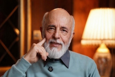 (ویدیو) دکتر علیرضا آزمندیان روانشناس معروف ایران: با گدای چشم و دل سیر بگرد ولی با پولدار گدا صفت نه...