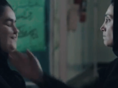 (ویدئو) بخوابونم دهنش؟!/ صدای چوب معلم برای ادب کردن دانش‌آموزش