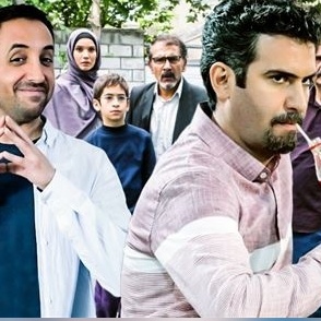 (ویدئو) نگاهی بامزه به دفاع امیرحسین رستمی در «فوق‌لیسانسه‌ها»؛ وقتی سؤال اساتید همه‌چیز را لو می‌دهد! 😂