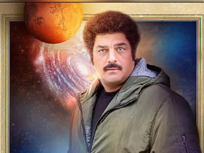 ویدیو| تحول سمی «ادبیات» در سال 1800 شمسی/ فقط قیافه‌ی "سام درخشانی" حین ادای کلمات😁