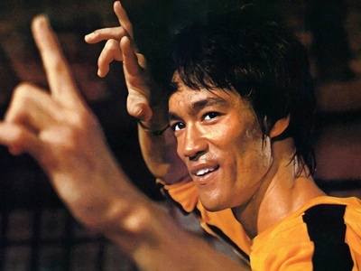 (ویدئو) طنز دانشجویی: لحظه فارغ التحصیلی بروس‌لی!😅