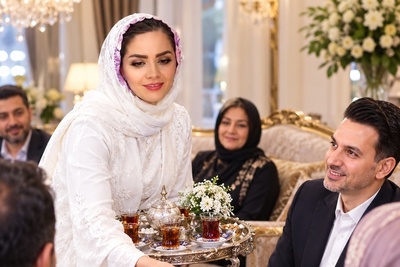 مبینا نصیری در شب خواستگاری‌اش چه کرد که همه از خنده ریسه رفتند؟+ ویدیو