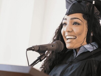 ویدئو/ یادگیری زبان انگلیسی با سخنرانی دانشجو در جشن فارغ‌التحصیلی/ همراه با زیرنویس فارسی