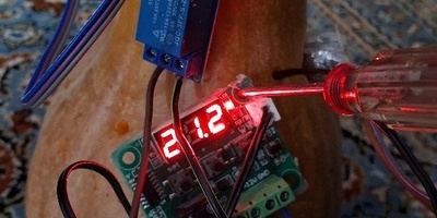 اختراع خنده دار دانشجوی رشته برق برای طبخ کدوحلوایی به وسیله سیم و فازمتر حماسه آفرید/ هنر نزد ایرانیان است و بس+فیلم