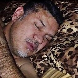 شوخی با خوابیدن علی دایی در مراسم قرعه کشی جام جهانی/ بنده خدا رو دو دقیقه وِل نمیکنن به حال خودش😂+فیلم