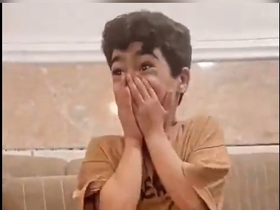 (ویدئو) خنده‌ای که زیر آوار جا ماند؛ روایت غم‌انگیز ماکان نصیری، تنها مفقودالاثر فاجعه مدرسه شجره طیبه میناب