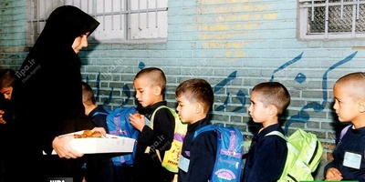 شیطنت‌های ته سرویس و حضور پرشور والدین؛ بازگشایی مدارس در دهه هفتاد + تصاویر