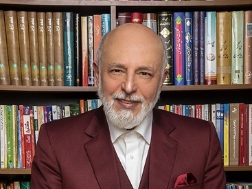 (ویدیو) مهم‌ترین توصیه های دکتر علیرضا آزمندیان روانشناس معروف: اگر سواد مالی داشته باشی ولی باور درست از پول نداشته باشی هیچ رشد واقعی نخواهی داشت...