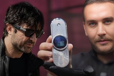 (ویدئو) نگاهی به موبایل لوکس هومن سیدی در سریال وحشی: نمایشگر یاقوتی و چرخ‌دنده‌های سوئیسی