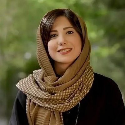 (ویدیو) دلنشین‌ترین شعر حافظ با صدای آرامبخش باران نیکراه: عِیْبِ رِنْدان مَکُن ای زاهِدِ پاکیزه‌سِرِشْت!/ که گُناهِ دِگَران بَر تو نَخواهَنْد نِوِشْت