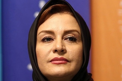 دختر کلاس سوم دبستان که بعداً سیمرغ بلورین برد! / مریلا زارعی 9 ساله در سال 61 + فیلم