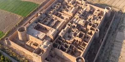 سفر شگفت‌انگیز به قلعه مهرپادین؛ یکی از باشکوه‌ترین قلعه‌های خشتی ایران