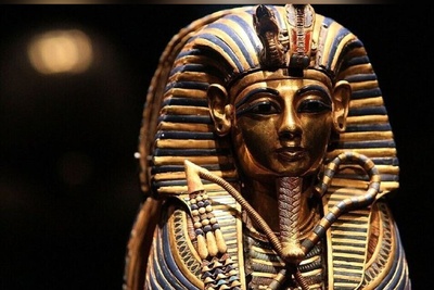 (عکس) کشفی حیرت‌انگیز؛ صندل فرعون توت‌عنخ‌آمون پس از 3300 سال، حقیقت خنده‌داری را فاش می‌کند!