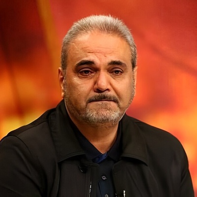 ویدیو | وقتی جواد خیابانی از فارسی دفاع می‌کند اما یک اشتباه فاحش می‌کند! 😅