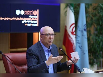 (ویدئو) وزیر علوم ابتکار بسیج دانشجویی را در دیدار دانشجویان با وزرای مرتبط تحسین کرد