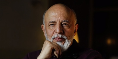 (ویدئو) دکتر آزمندیان: تنها 2 دلیل برای رفتن آدم‌ها وجود دارد... / اگر از کسی ناامید شدی، این ویدیو را ببین!