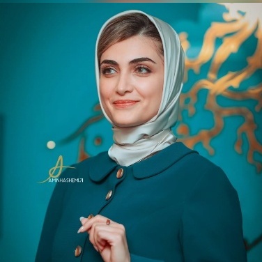 ویژه علاقه مندان به طراحی لباس/مقایسه جذاب استایل های هوشمندانه الناز ملک در کاخ جشنواره فیلم فجر+عکس