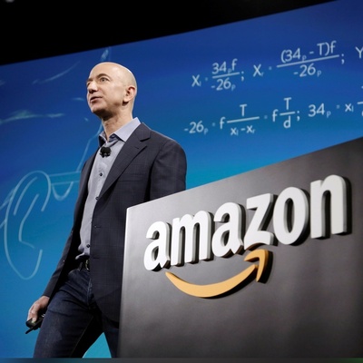 (ویدئو) او فقط می‌خواست کتاب بفروشد، اما سرنوشت چیز دیگری برایش نوشته بود! / داستان شگفت‌انگیز تولد «آمازون» از گاراژی کوچک تا امپراتوری جهانی