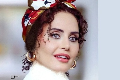 تیپ غیرمنتظره الناز شاکردوست در اکران فیلم گوزن‌های اتوبان / از کت اورسایز تا سربند عروسکی، جسارت یا اشتباه فشن؟