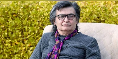 وقتی رضا رویگری با طنزترین حالت ممکن سکته مغزی خودش رو توضیح داد؛ رفتم دستشویی و دیدم سَرَم گیج میره بعدش سرم محکم خورد به توالت و...+ویدیو