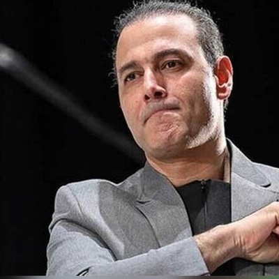 دقایقی همراه با آوازخوانی باشکوه و استثنایی علیرضا قربانی در کنسرت تهرانش؛ ارغوان شاخه‌یِ هم‌خونِ جدامانده‌ِ من...+ویدیو