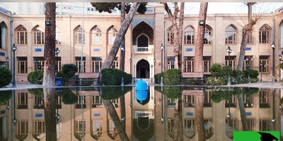 (عکس) 100 سال پیش تو همین کلاس نشستن و درس خوندن… با وجود قحطی و آشوب! باورت می‌شه؟!