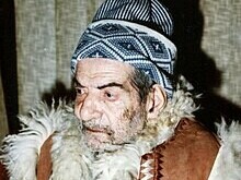 ویدیو| اندوهی که در هر بیت طنین‌انداز است/  دکلمه شعر "غم باسدی قلیانیمی" با صدای ماندگار «استاد شهریار»