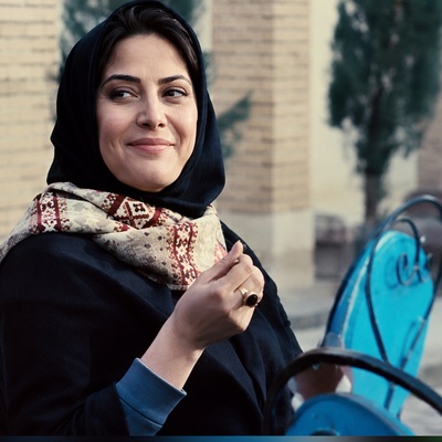 (ویدئو) عاشقانه‌ترین خواستگاری قرن در سینمای ایران؛ لحظه احساسی لو رفتن حلقه نامزدی در سیب سرخ طناز طباطبایی!