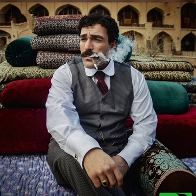 چشم تیزبین مخاطبان «بامداد خمار» یک گاف عجیب را شکار کرد؛ به لباس اصلان دقت کنید! +ویدیو