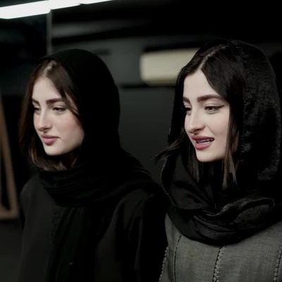 کلاس بازیگری سارا و نیکا فرقانی دوقلوهای محبوب سریال پایتخت سوژه تمسخر شد!