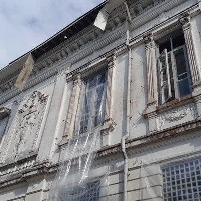 آثار حمله دشمن به کاخ موزه بندر انزلی+عکس