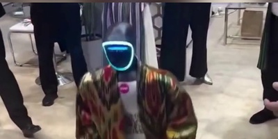 (ویدئو) شوی خیره‌کننده ربات انسان‌نما در جشنواره InnoWeek 2025 تاشکند؛ نمایش بی‌نقص فناوری در اوزبکستان