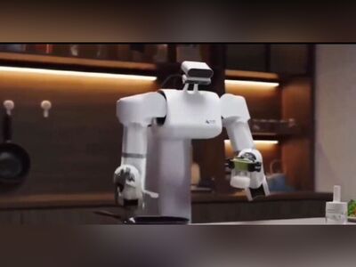 (ویدئو) ربات کوزت وارد بازار شد/ چقدر یکی از اینا تو هر خونه‌ای لازمه😂