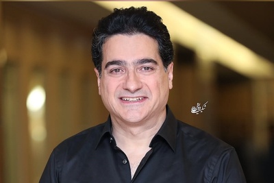 فیلم/باشکوه ترین لحظه اختتامیه جشنواره 25: همایون شجریان لوح زرین را از دستان استاد شفیعی کدکنی گرفت/ همه ما فرزندان ایرانیم دلم میخواد تو آغوشش جان بسپارم