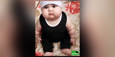 خلاقیت خنده دار و تحسین برانگیز پدر ایرانی برای حمل 2 قلوهایش با موتور در خیابان حماسه ساز شد +عکس/ مغز نگو معدن طلا بگو