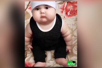 خلاقیت خنده دار و تحسین برانگیز پدر ایرانی برای حمل 2 قلوهایش با موتور در خیابان حماسه ساز شد +عکس/ مغز نگو معدن طلا بگو
