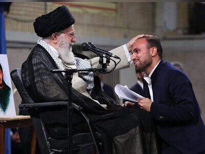 (فیلم) ماجرای اهدای ده انگشتر توسط رهبر انقلاب به یک دانشجوی خوش اقبال