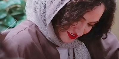 سنگ تمام امیرعلی نبویان و همسرش بهار برای گلاره عباسی در فضای نوستالژیک کتابخونه باصفاشون!+فیلم