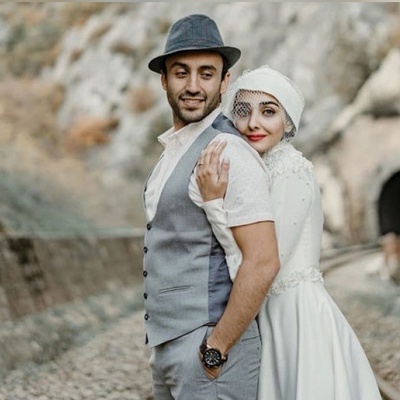 نگاهی به آلبوم عکس عقد و عروسی دریا مرادی دشت با پسر فاطمه گودرزی+عکس/ لباس طراحی شده فوق العاده شیک با حجاب کامل