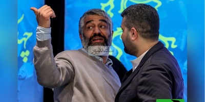 (ویدیو) بازیگوشی پژمان جمشیدی در کلاس به سبک دهه 60 ها!/ بخاط همینه مربی تیم نشد!😂
