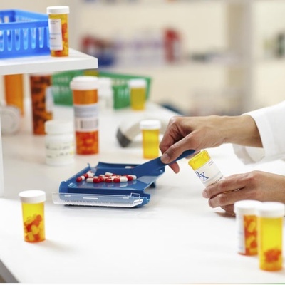 به رویای داروساز شدنت رنگ واقعیت بده! بهترین کشورها برای تحصیل و مهاجرت در رشته داروساز