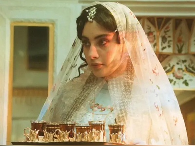 ترلان پروانه بازیگر سریال بامداد خمار: فقط ازم میپرسن آرایش کردی؟، موهاتو کجا فر کردی؟ منم بهشون گفتم خدا منو آرایش کرده!+ویدیو