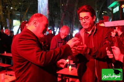 ادای احترام فرزاد حسنی به یادمان شهدای میناب در باغ فردوس