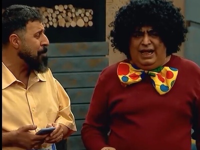 (ویدئو) سکانس طلایی خنده‌دار در جوکر 1 با اجرای بی‌نظیر و استثنائی رضا شفیعی‌جم و هومن حاج عبدالهی😀/ آهنگ‌های انگلیسی و اسپانیایی رو از خوانندشم بهتر خوندن!